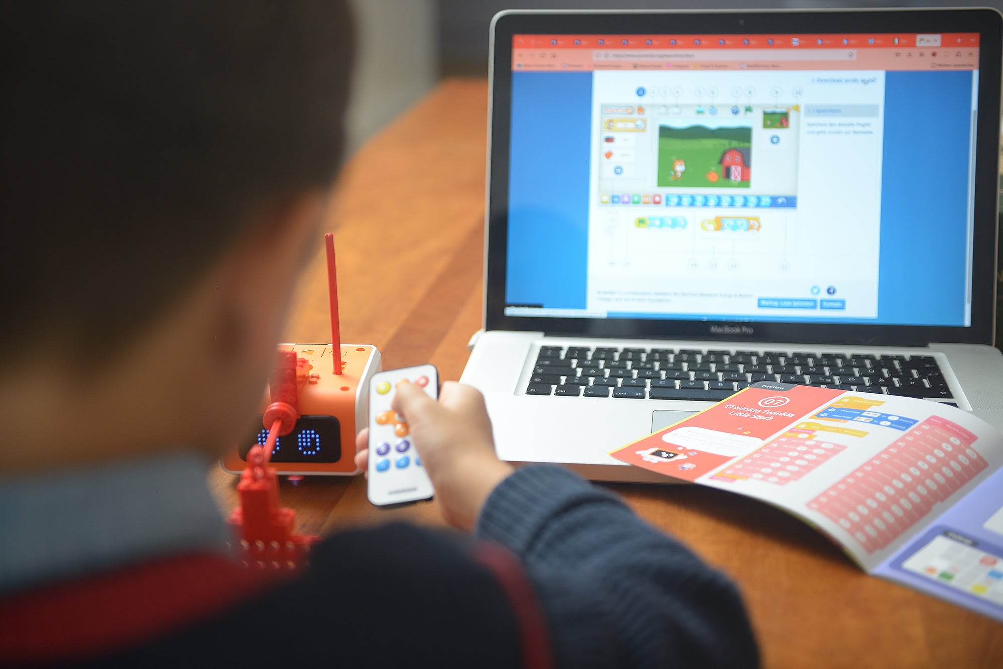 Robotik-Sets + wöchentliche Online-Kurse - Alter 6 -8